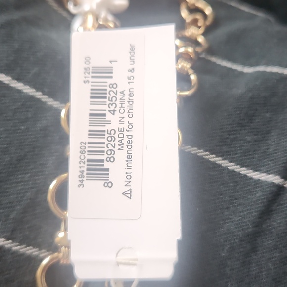 Betsey Johnson NWT Strawberry Frontal Statement Necklace - Picture 8 of 9